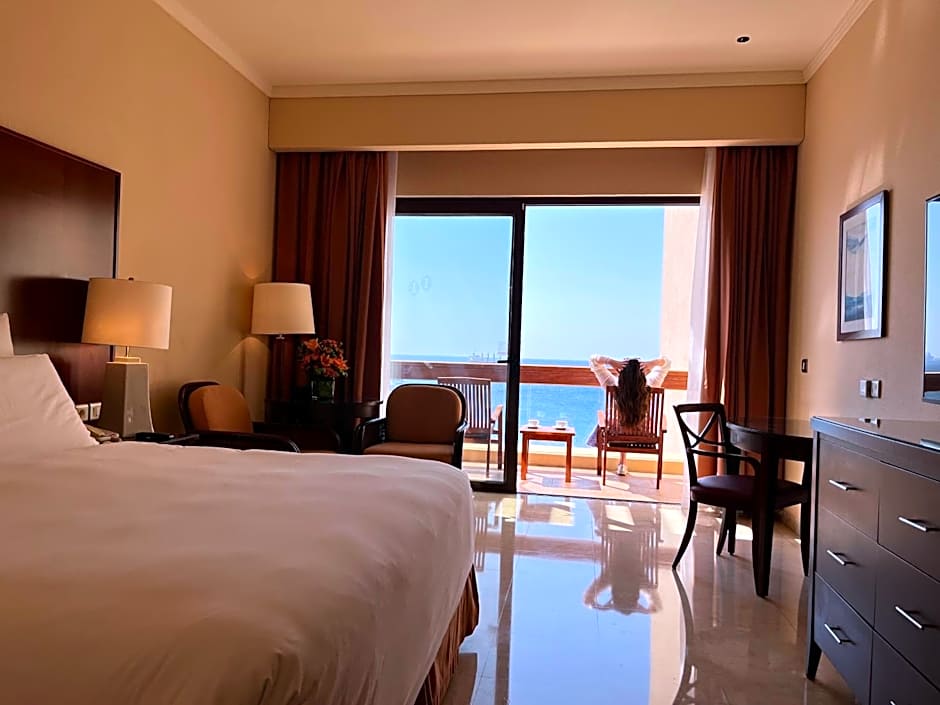 Photo 1 of 7 of Club 1 King Bed
