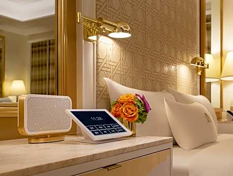 Fountain Parlor Suite