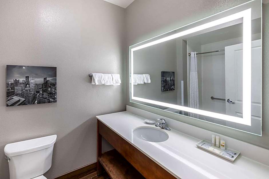 La Quinta Inn & Suites by Wyndham Houston Nw Beltway 8 / West Rd