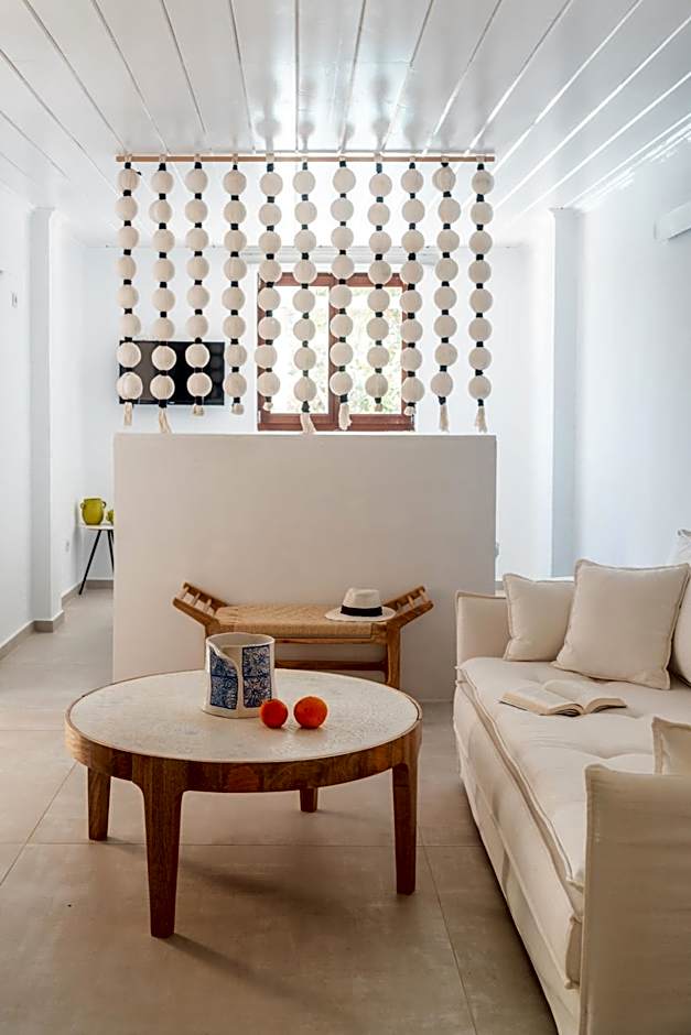 Angelina Boutique Escape