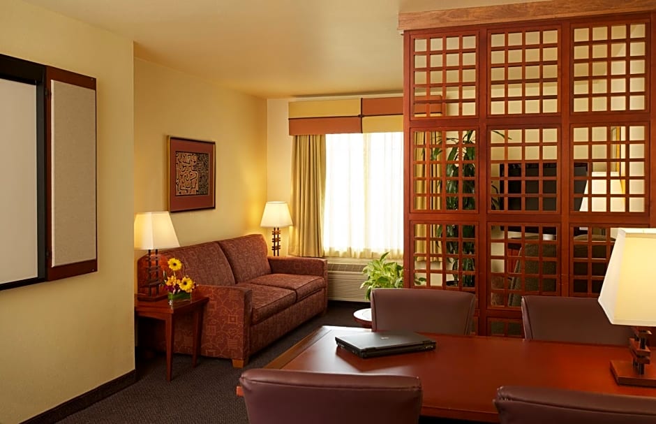 Larkspur Landing Roseville-An All-Suite Hotel