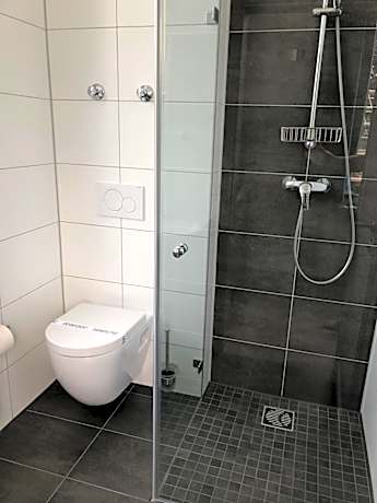 Twin Room with Shower