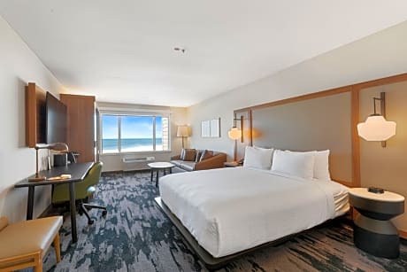 Suite, 1 King, Sofa bed, Partial ocean view