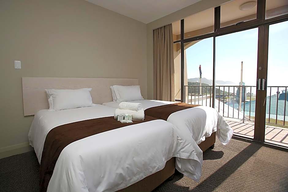 Marine Hotel