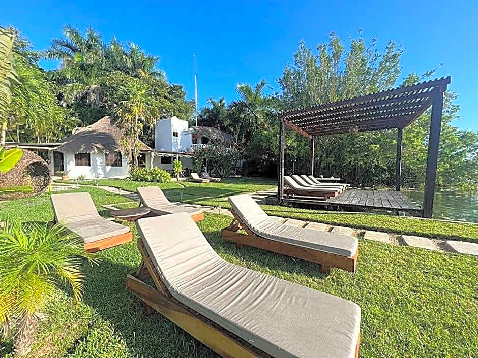Casa Shiva Bacalar by Mij