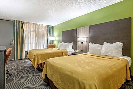 2 Double Beds -- Nonsmoking