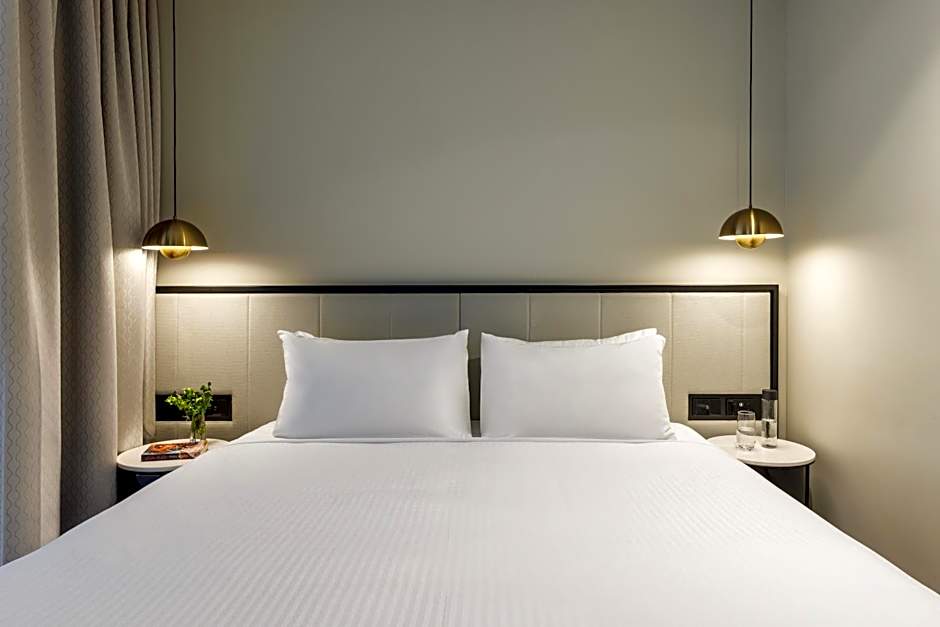 Brady Hotels Jones Lane