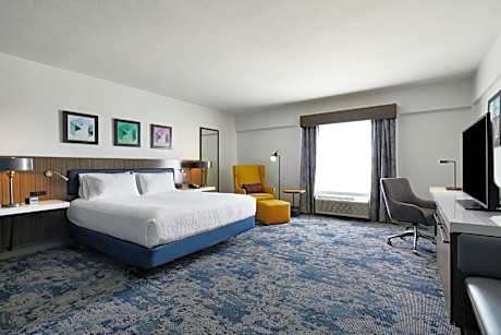 King Room with Tub - Mobility and Hearing Access