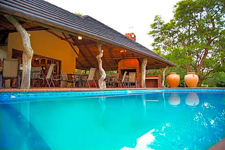 Bush Lovers Lodge