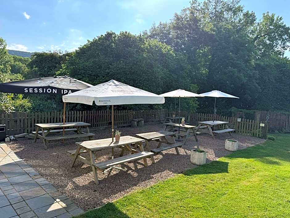 The Farmers Boy Inn Guest House