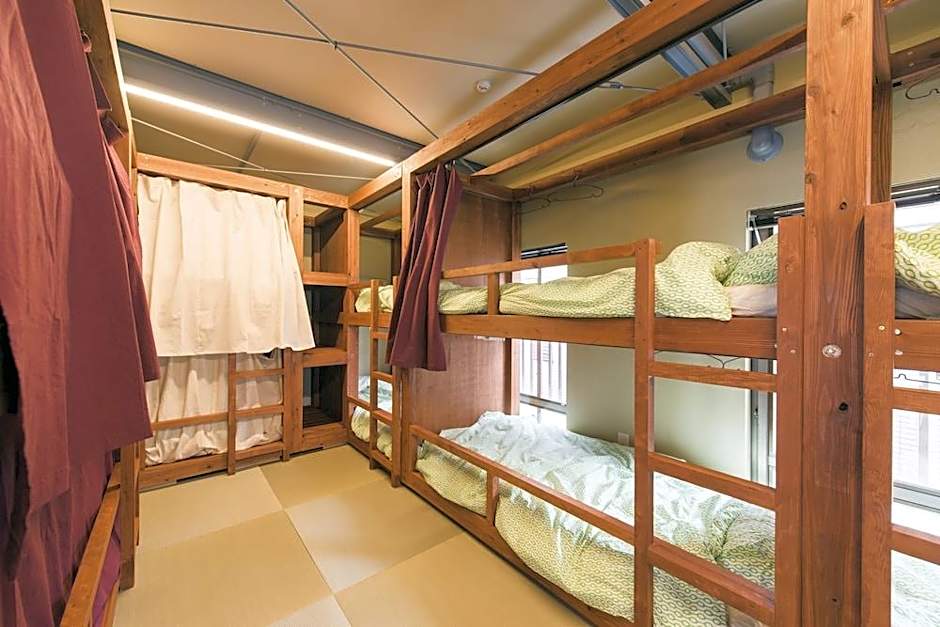 GrapeHouse Koenji - Hostel, - Caters to Women