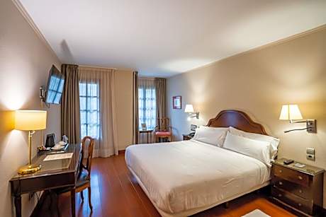 Triple Room (3 Adults)