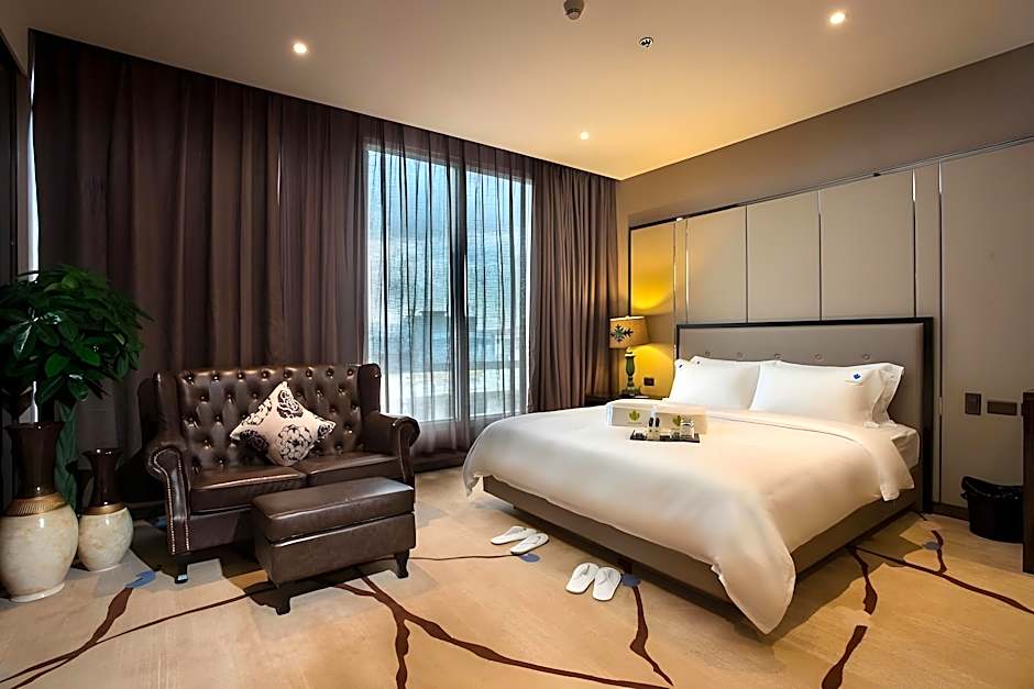 Lotus Blu Hotel
