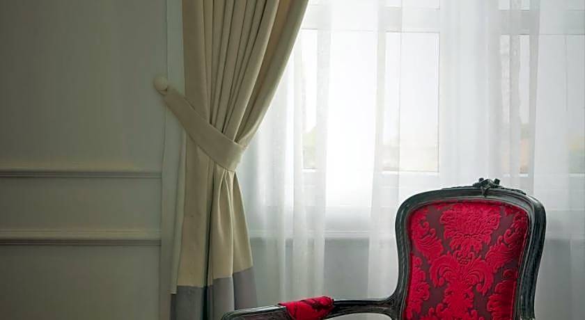 Manoir Des Arts Hotel