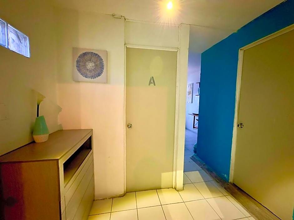 Suites Brisa Marina - atrás de Playa Regatas y el Malecón, 6 calles del Acuario