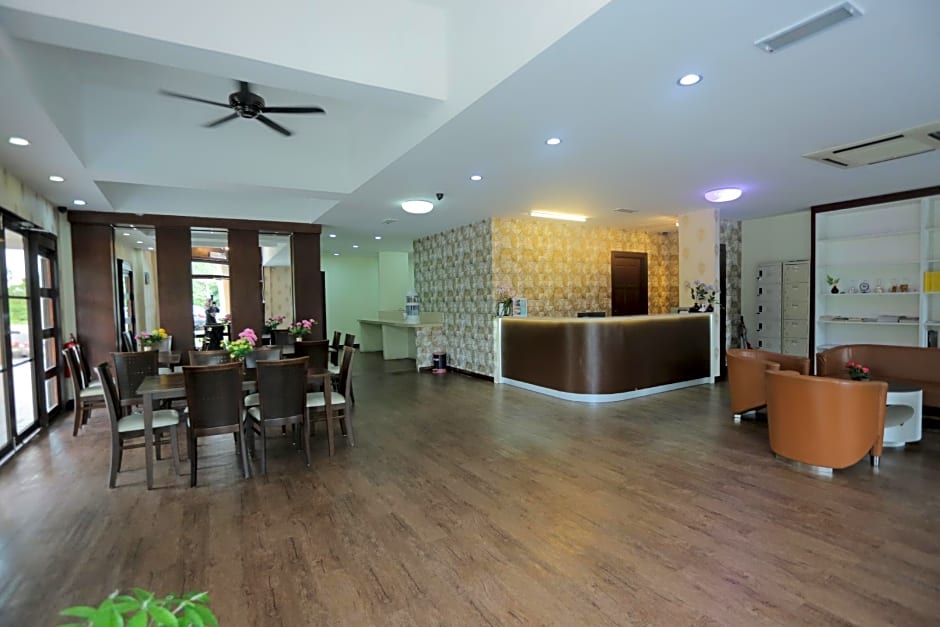 JAM Hotel Kota Warisan Near ERL Salak Tinggi Sepang