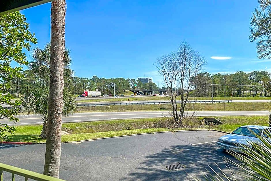 OYO Hotel Mobile, AL I-65 at Airport Blvd