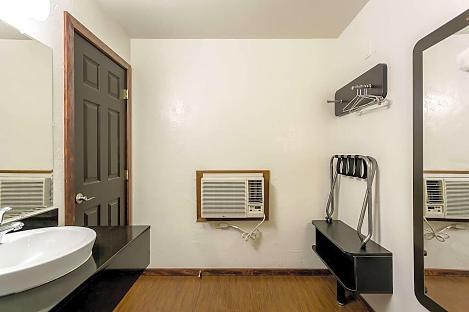 Motel 6-Missoula, MT - University