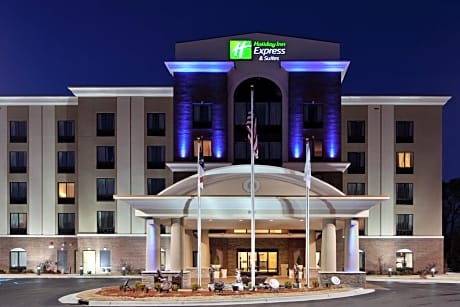 Holiday Inn Express Hotel & Suites Hope Mills-Fayetteville Airport, an IHG Hotel