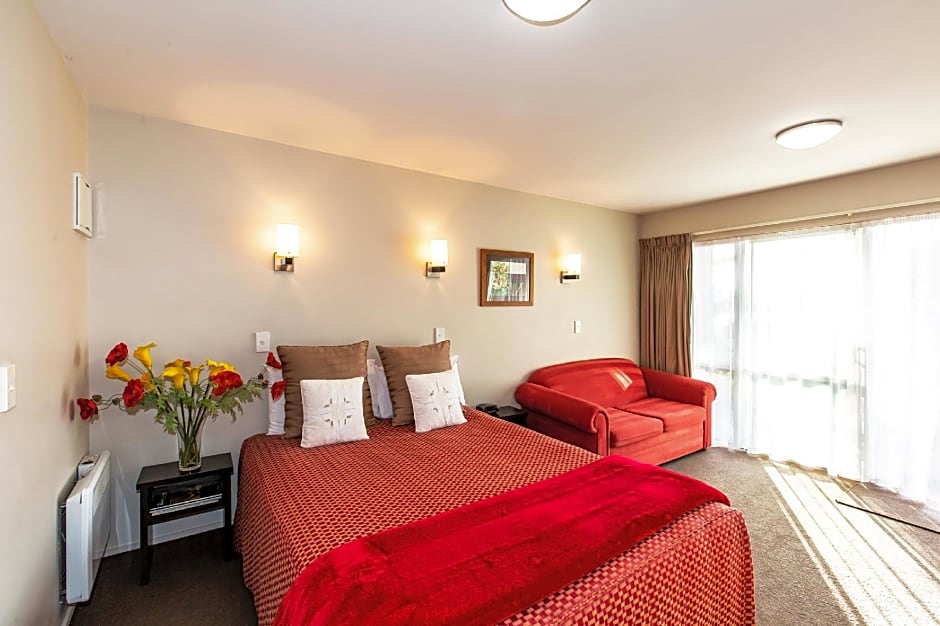 Photo 1 of 6 of Studio 1 King Bed Suite
