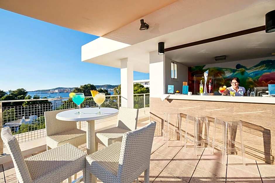 azuLine Hotel Bergantin