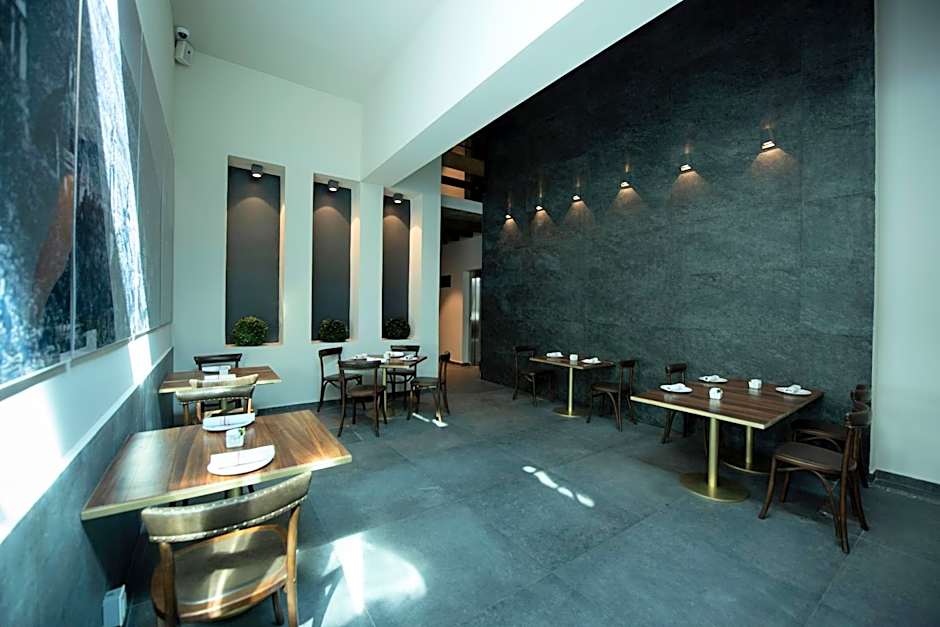 Hotel Madi