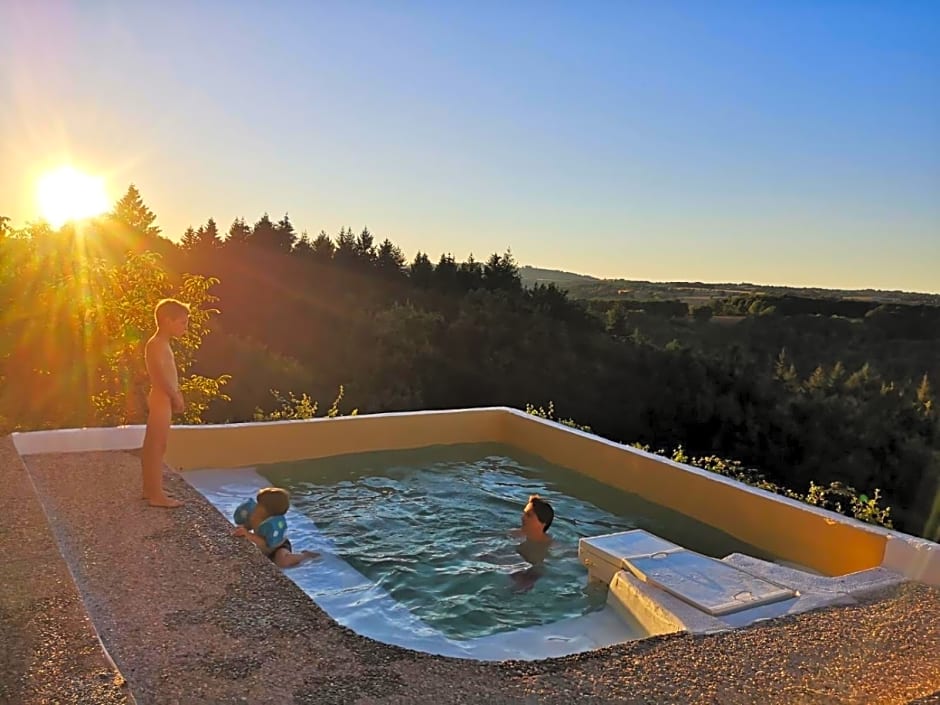 Chez Alice,simplicité et petite piscine