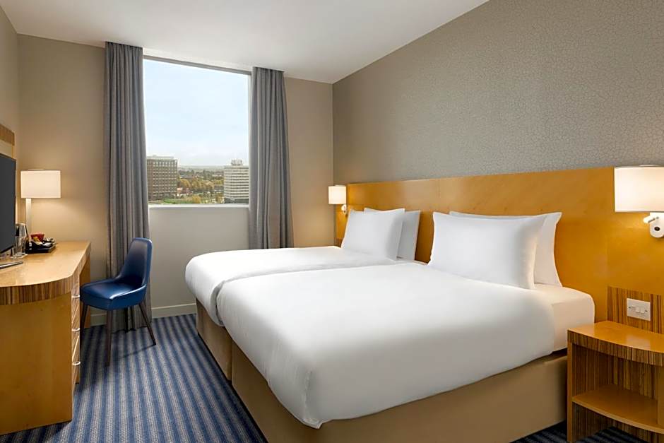 Ramada Hotel & Suites by Wyndham Coventry