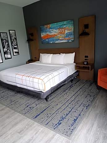 King Room - Hearing Accessible/Non-Smoking