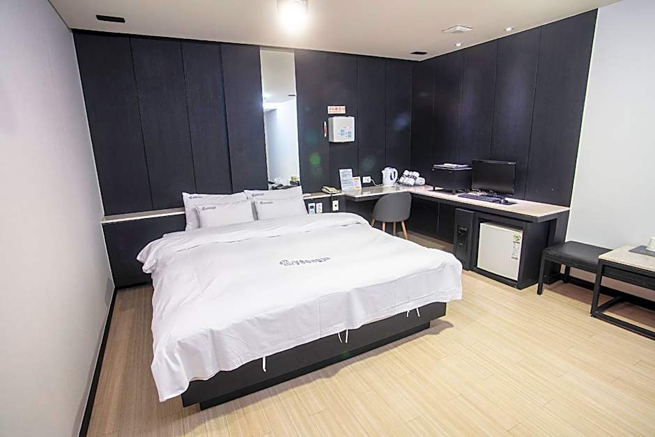 Yeongju Hotel