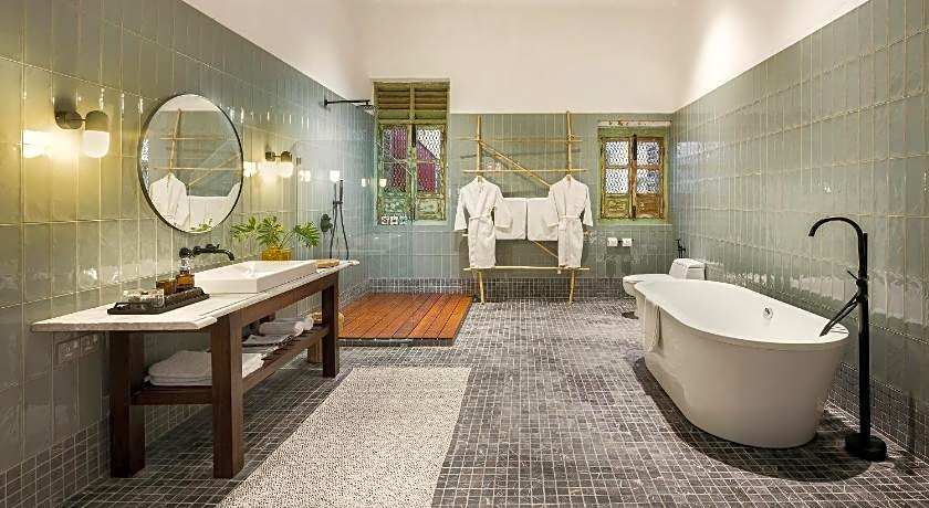 Cheong Fatt Tze - The Blue Mansion