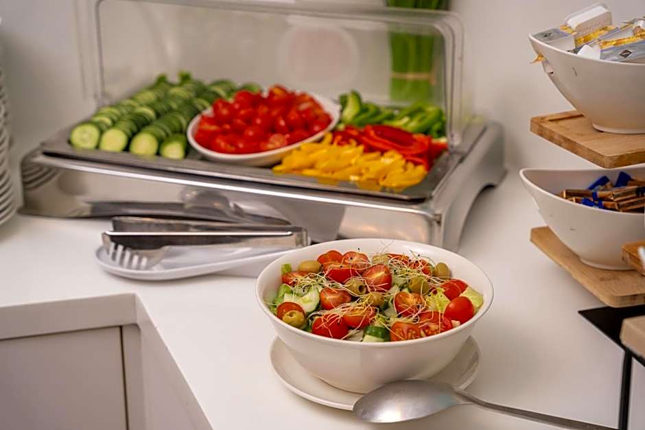 Escala Hotel & Suites