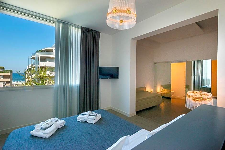 Photo 1 of 1 of Junior Suite, Side Sea View