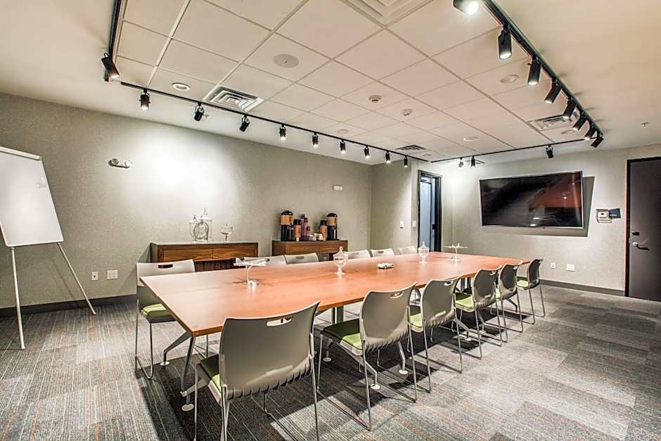 Aloft Dallas Arlington Entertainment District