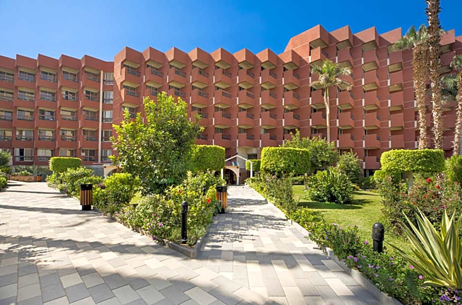 Pyramisa Luxor Hotel and Suites