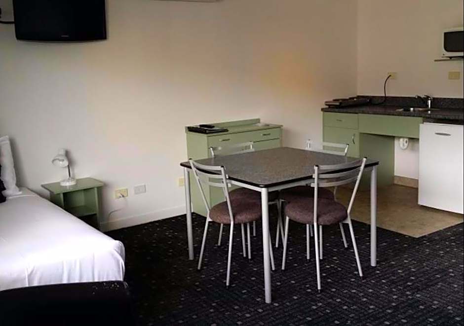 Abode On Courtenay Motor Inn