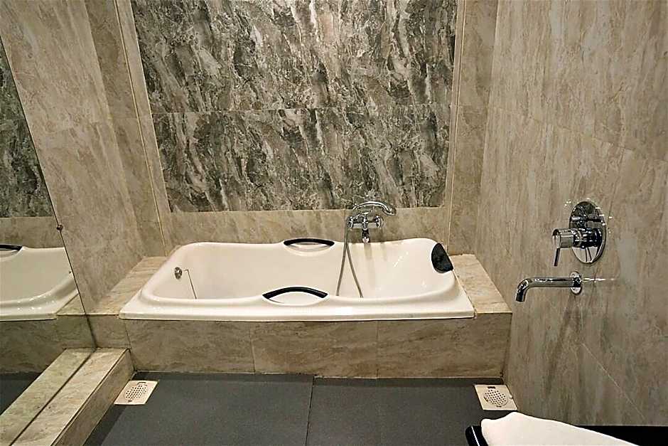 Hotel Grand Meridian