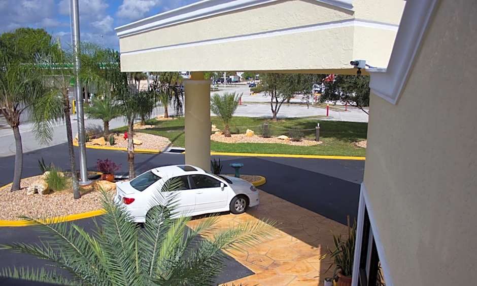 At Home Inn - Fort Pierce