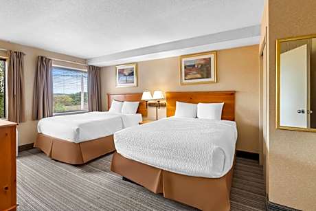 King Suite - Non-Smoking