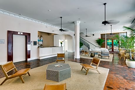Clinton Hotel South Beach