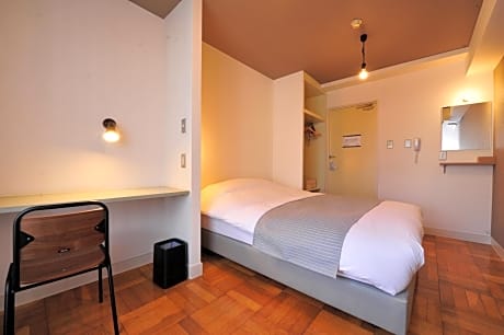 Double Room with Shared Bathroom - Non-Smoking