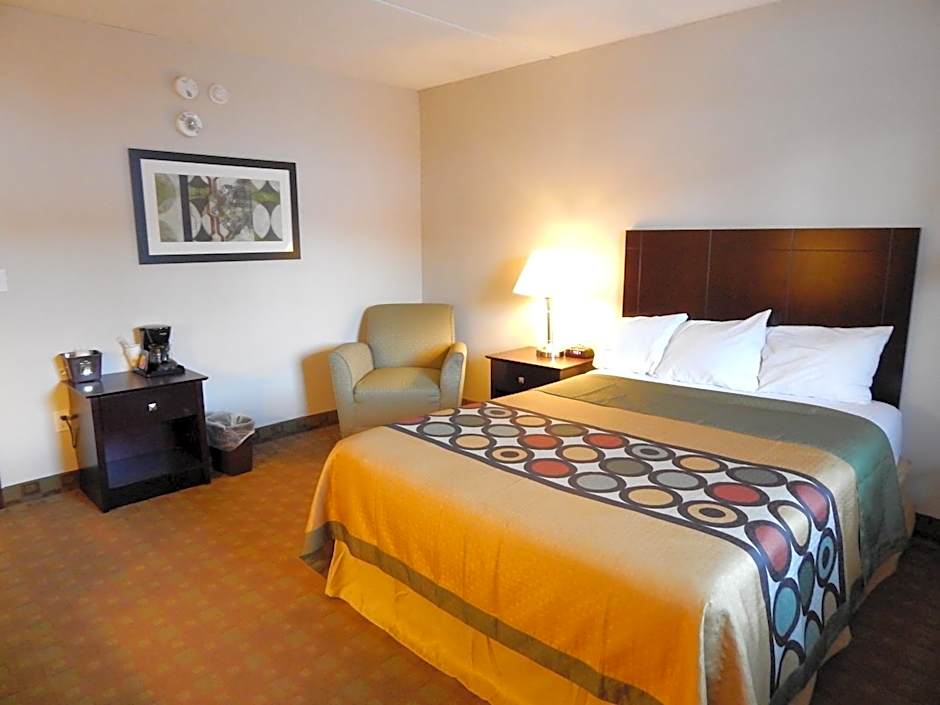 Super 8 by Wyndham White River Junction