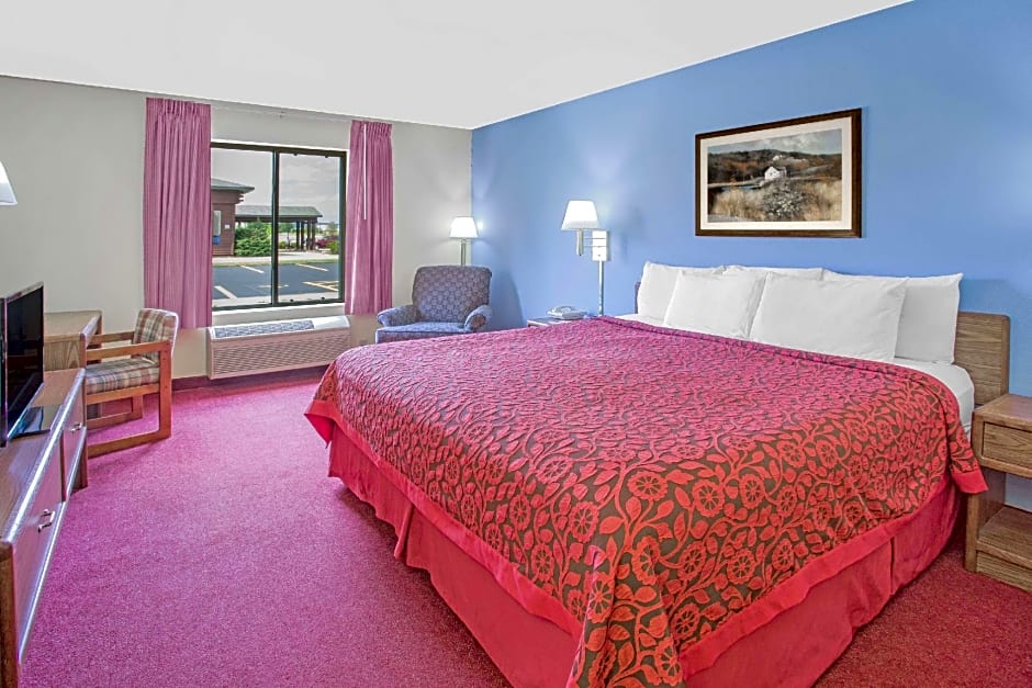 Days Inn by Wyndham Madison NE/Windsor