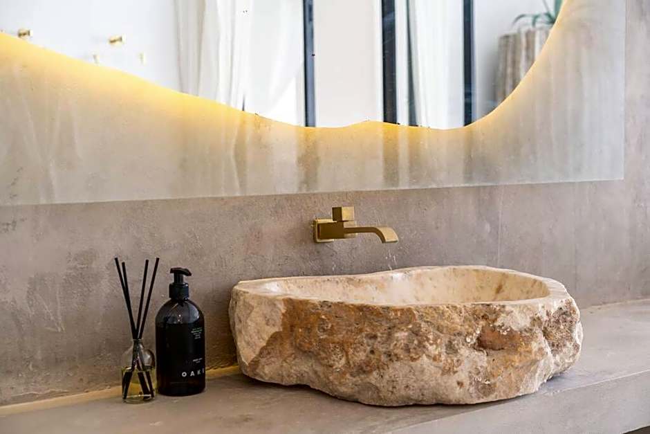 Canggu Modern Mansion - 5 mins to Finns Beach Club