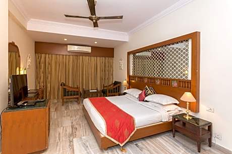 Deluxe Non Lake Facing Double or Twin Room