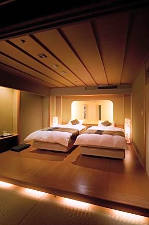 Deluxe Suite with Spa Bath