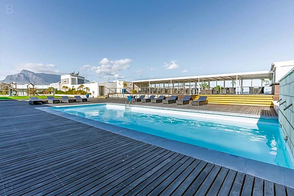 Lagoon Beach Hotel Apartments