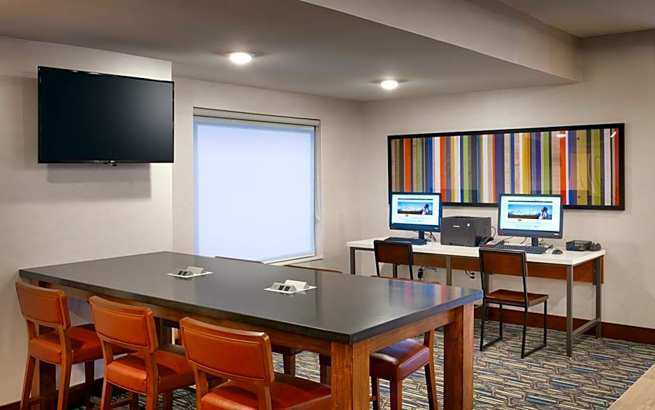 Holiday Inn Express & Suites El Paso I-10 East By IHG