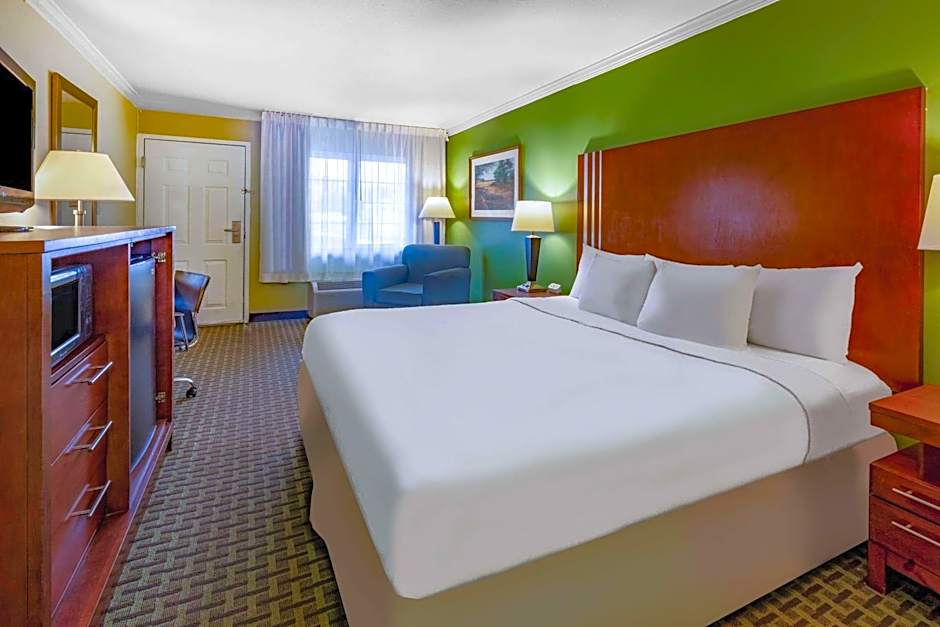 Photo 1 of 2 of 1 Bedroom 1 King Bed Suite
