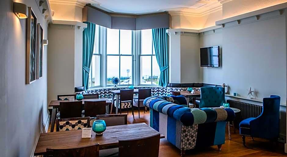 Delmont Hotel & View Restaurant